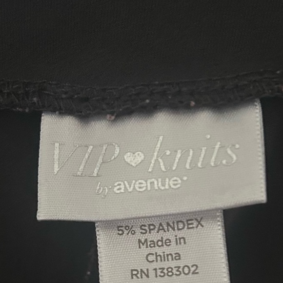 VIP Knits By Avenue Dress Pants Black w/ Pleated Elastic Waist, Size 14/16 - Picture 2 of 6